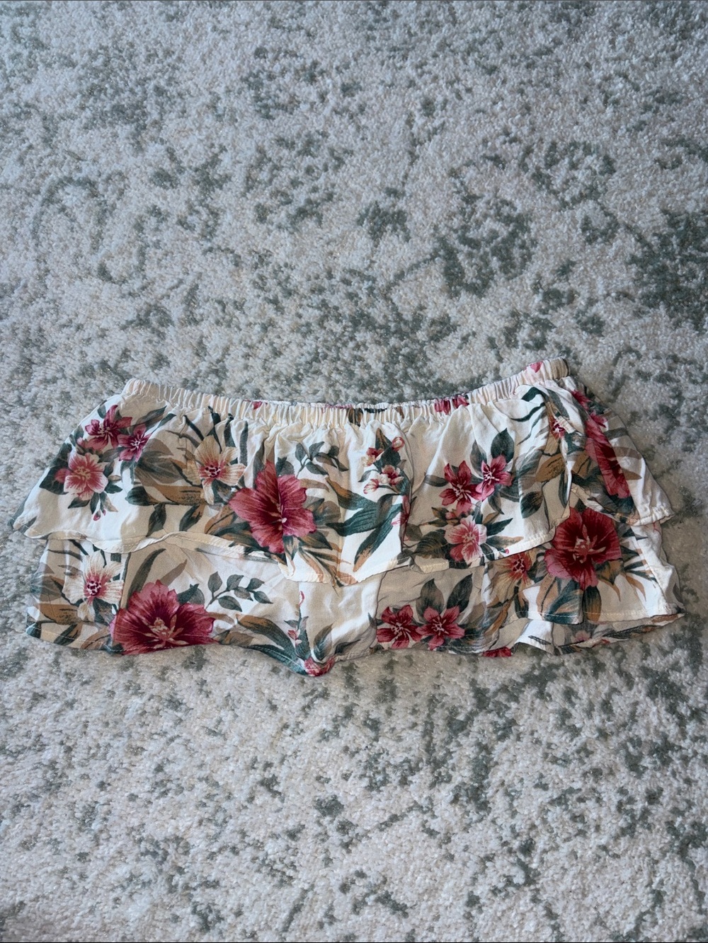 American Eagle Outfitters Floral Cream Crop Top with Pink/Red Flowers